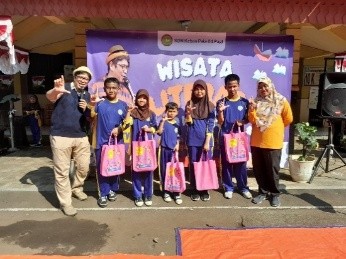 Wisata LiterAsyik Ke SDN Kebon Pala 04